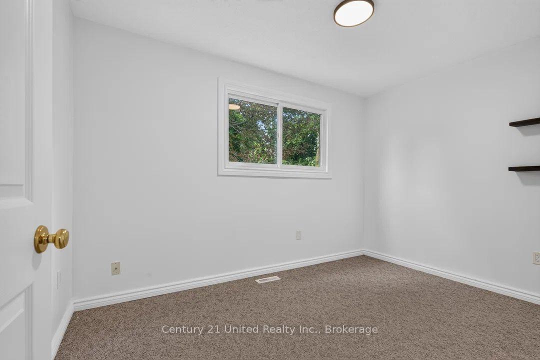 Photo 19 of 61 Broadlands Crescent, Clarington, Courtice — HOMEH