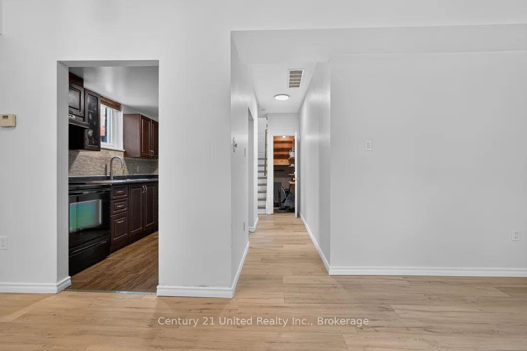 Photo 31 of 61 Broadlands Crescent, Clarington, Courtice — HOMEH