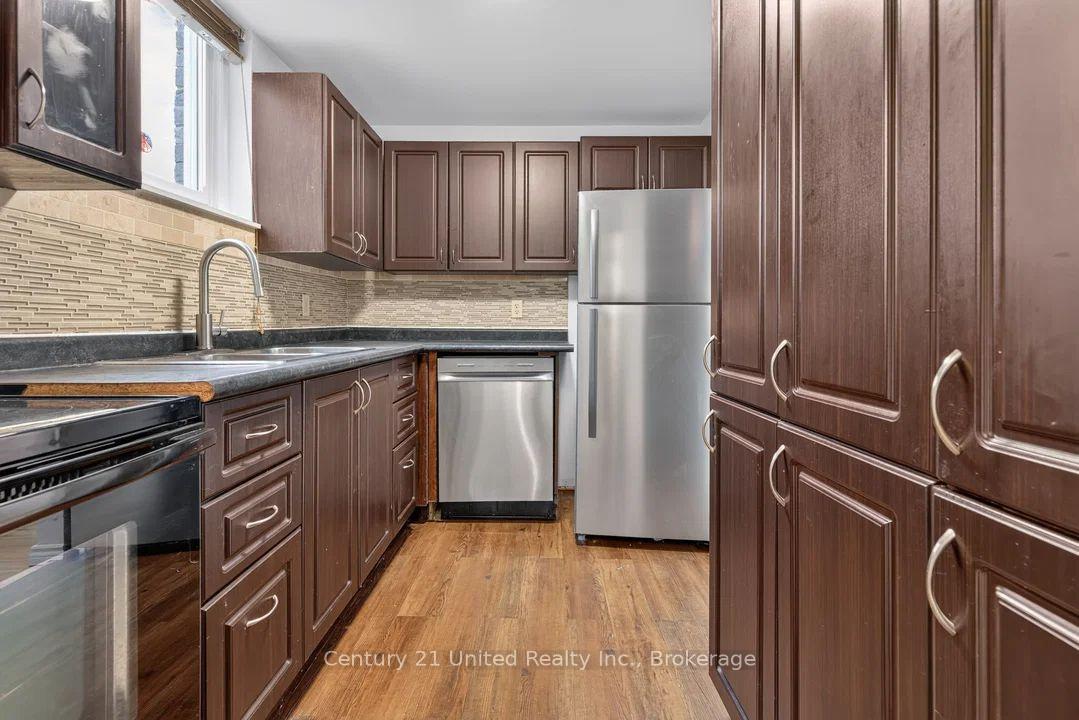 Photo 33 of 61 Broadlands Crescent, Clarington, Courtice — HOMEH