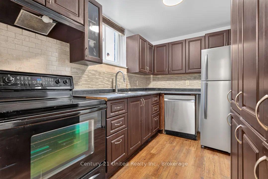 Photo 34 of 61 Broadlands Crescent, Clarington, Courtice — HOMEH