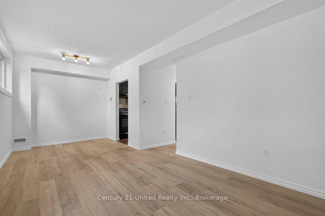 Photo 40 of 61 Broadlands Crescent, Clarington, Courtice — HOMEH