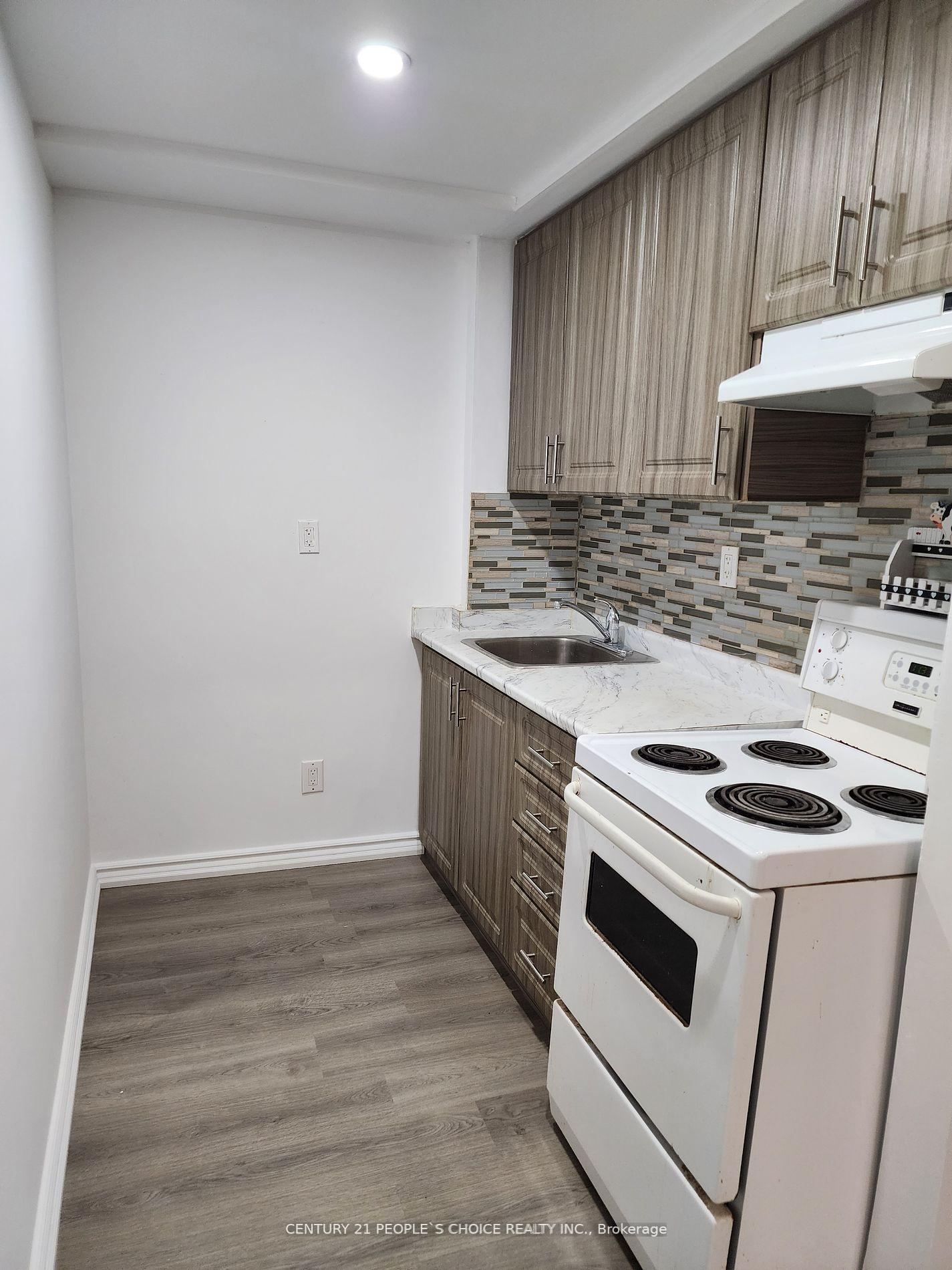 Photo 3 of Unit Bsmt, 4842 Rosebush Road, Mississauga, East Credit — HOMEH