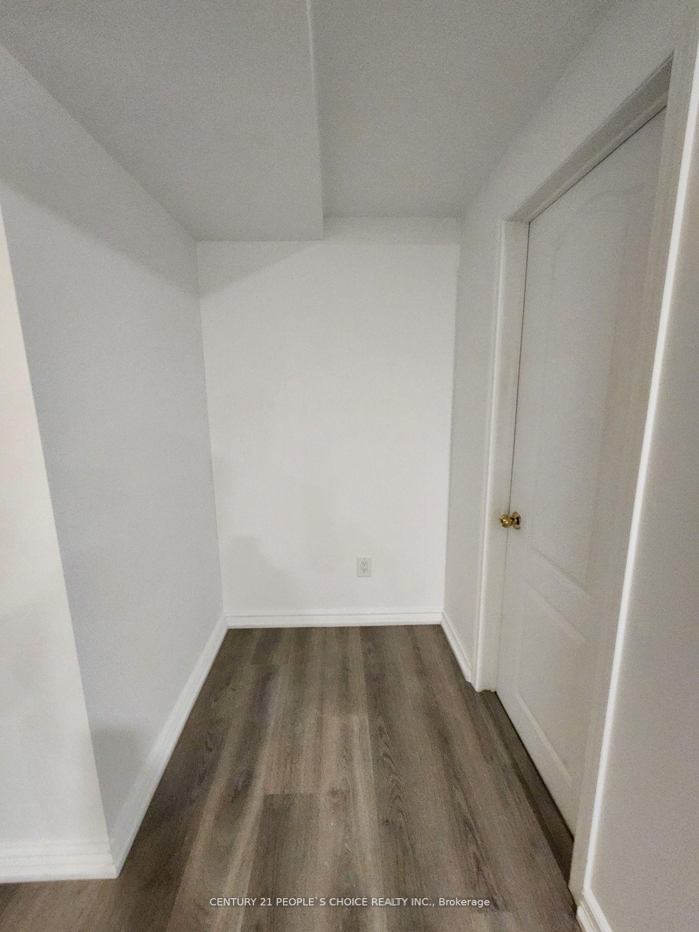 Photo 4 of Unit Bsmt, 4842 Rosebush Road, Mississauga, East Credit — HOMEH