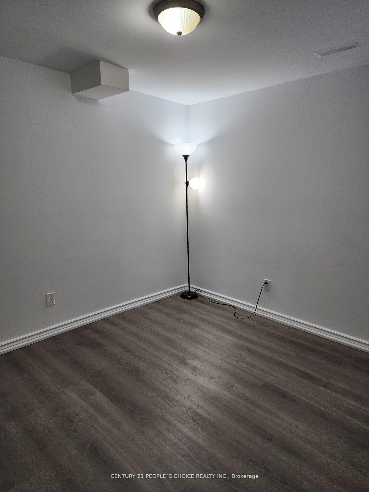 Photo 5 of Unit Bsmt, 4842 Rosebush Road, Mississauga, East Credit — HOMEH