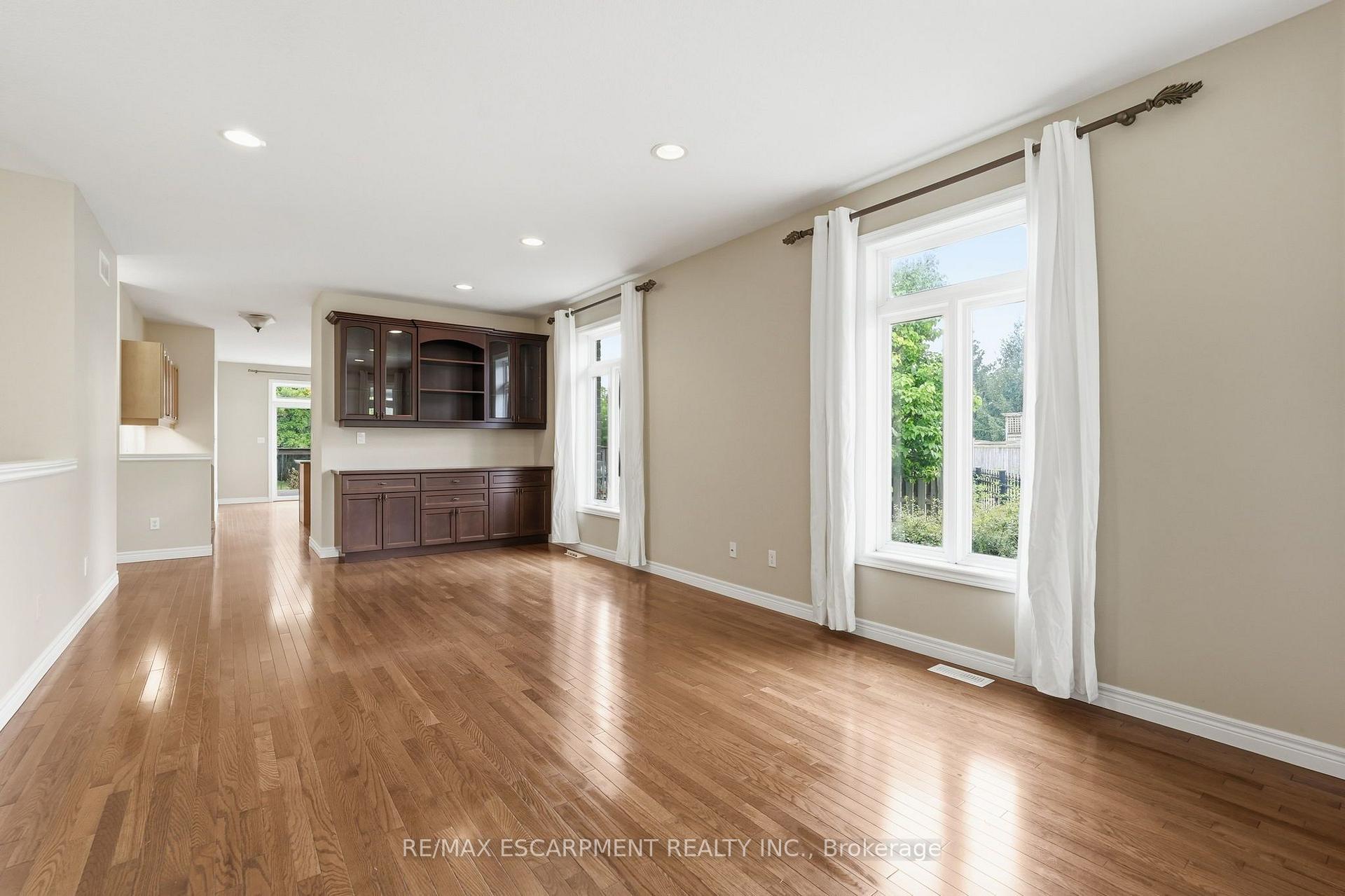 Photo 7 of 33 Norma Crescent, Guelph, Victoria North — HOMEH