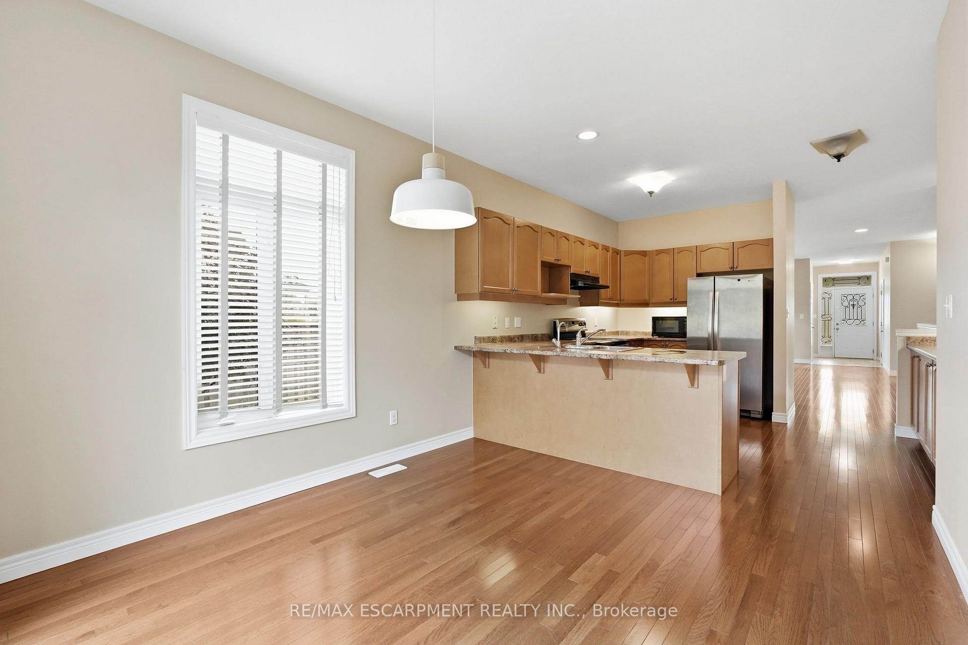 Photo 15 of 33 Norma Crescent, Guelph, Victoria North — HOMEH