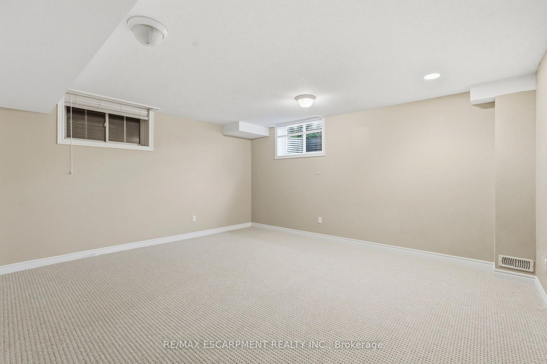 Photo 34 of 33 Norma Crescent, Guelph, Victoria North — HOMEH