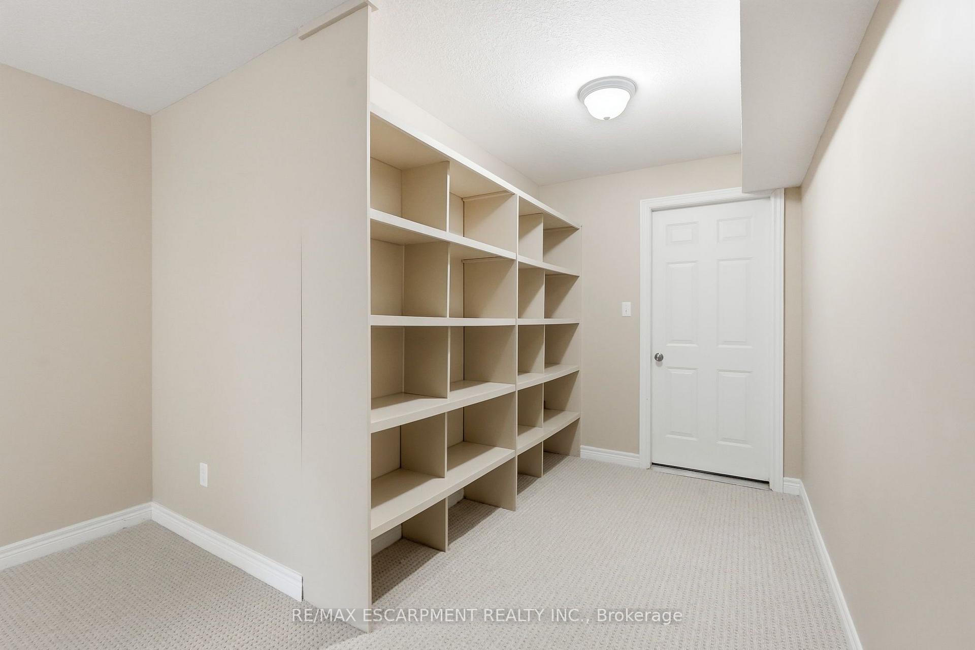 Photo 36 of 33 Norma Crescent, Guelph, Victoria North — HOMEH