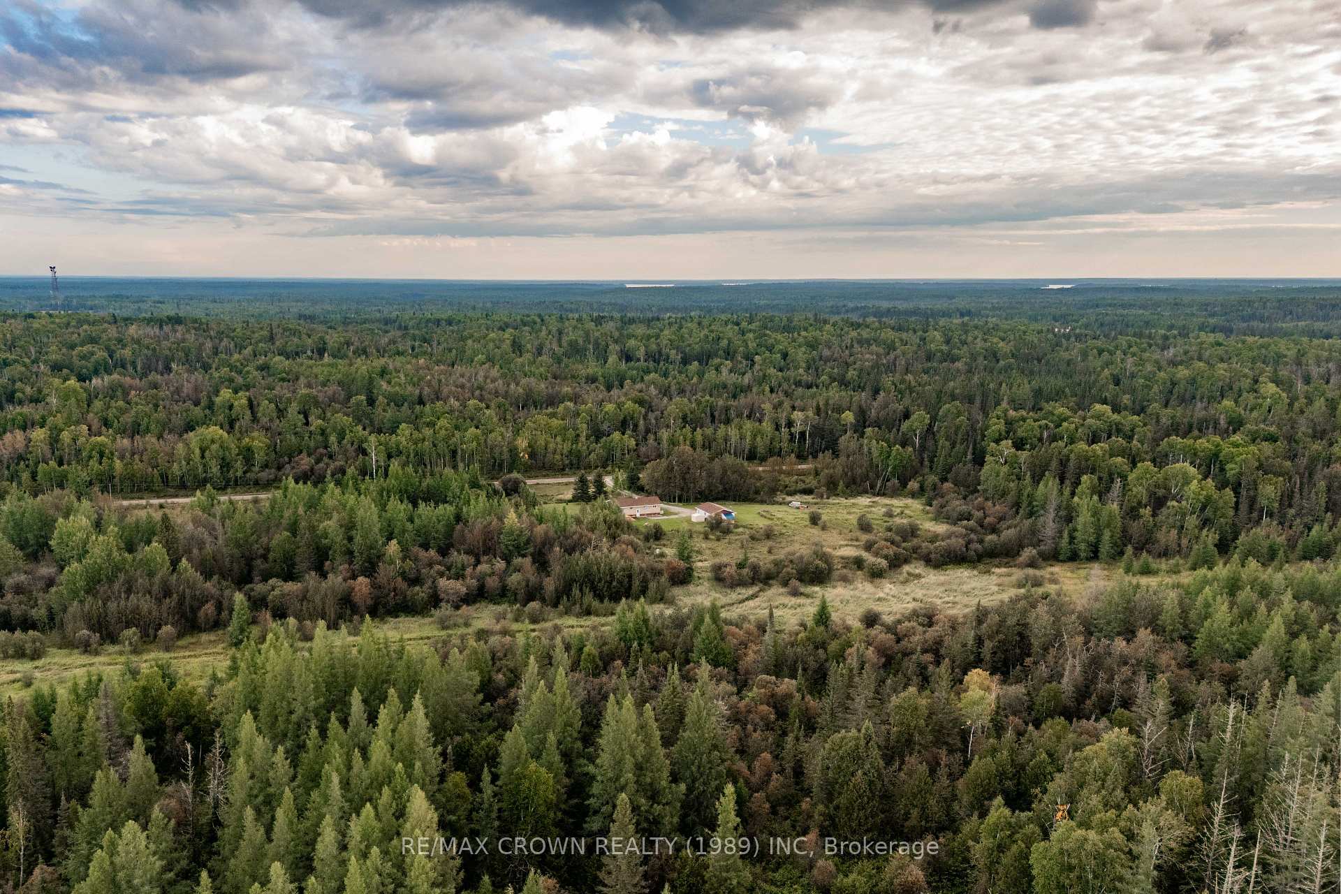Photo 4 of 12 St Joseph Road, Kapuskasing — HOMEH