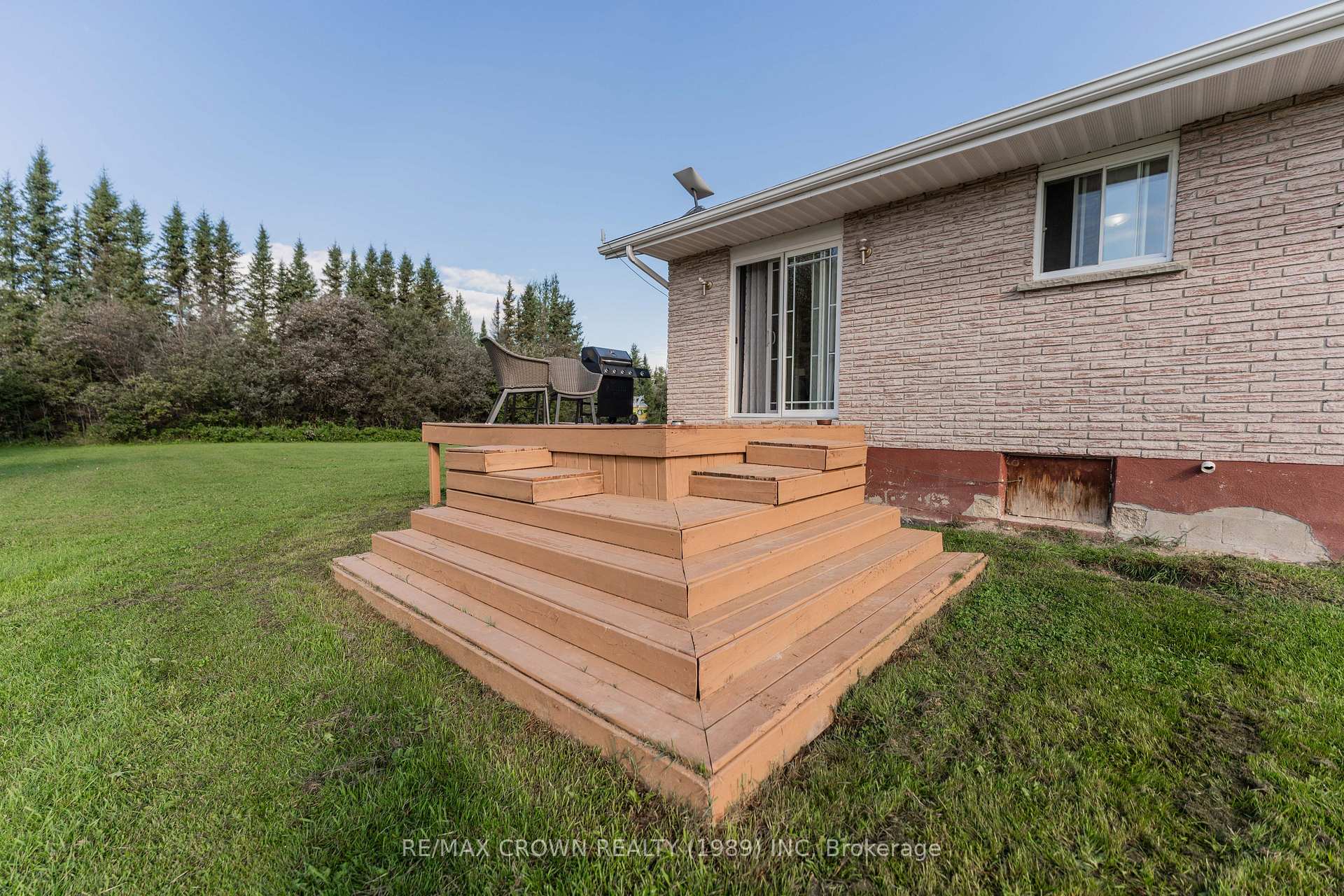 Photo 39 of 12 St Joseph Road, Kapuskasing — HOMEH