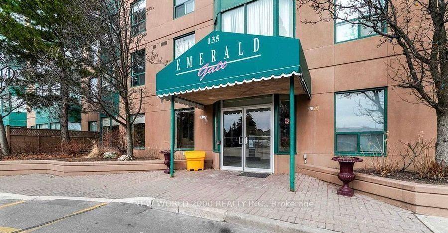 Front of Unit 1916, 135 Hillcrest Avenue