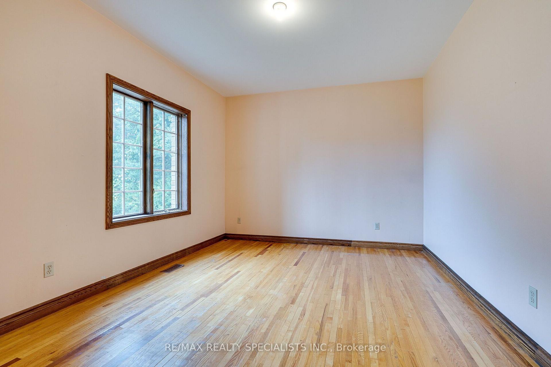 Photo 13 of 11 Prince Andrew Drive, Caledon, Rural Caledon — HOMEH