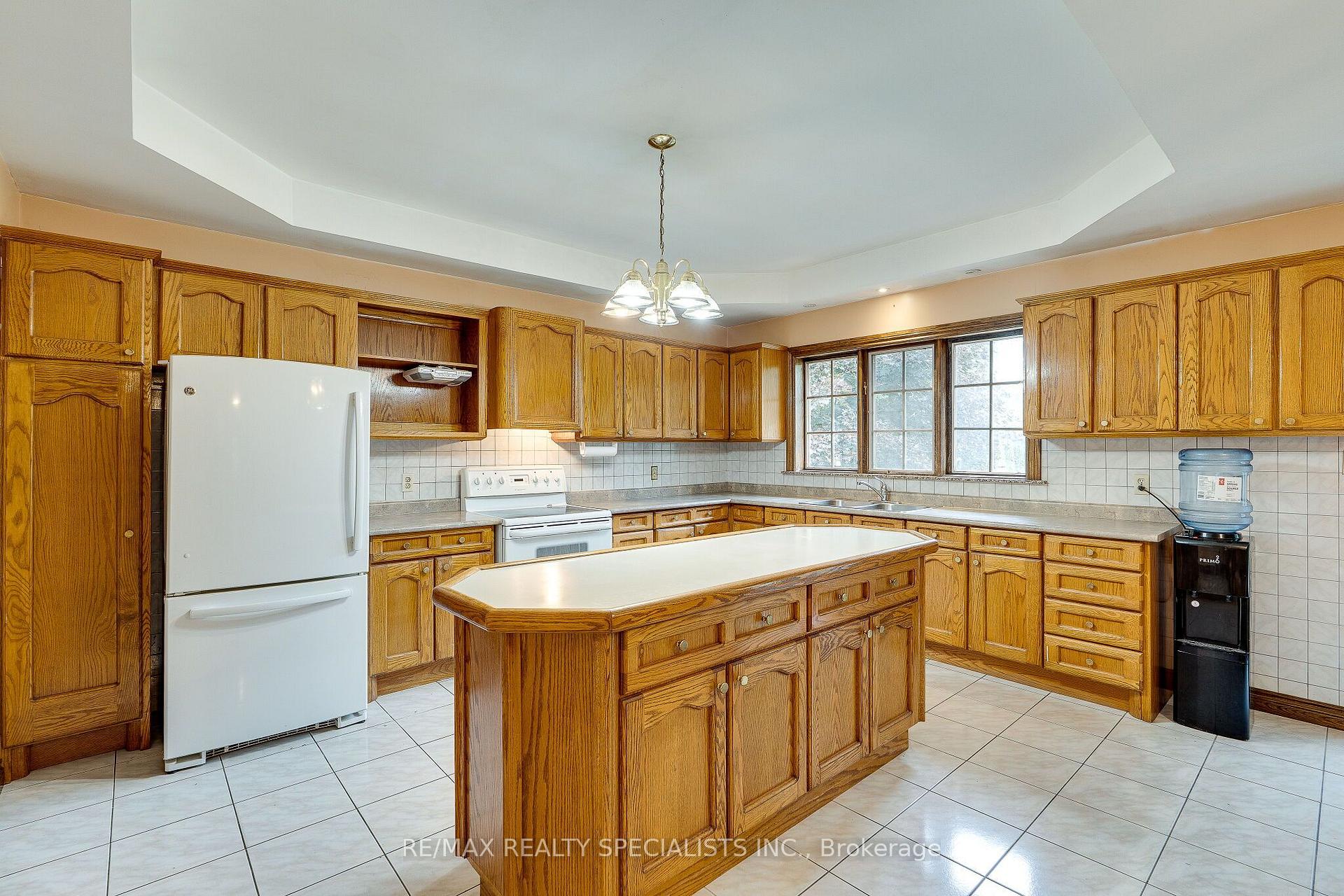 Photo 19 of 11 Prince Andrew Drive, Caledon, Rural Caledon — HOMEH