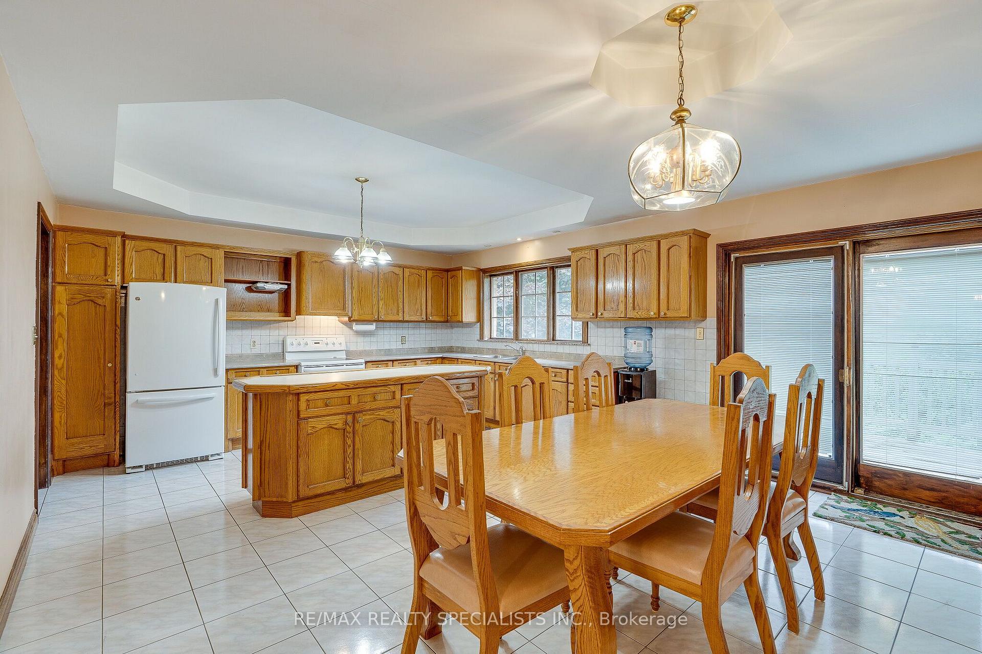 Photo 20 of 11 Prince Andrew Drive, Caledon, Rural Caledon — HOMEH