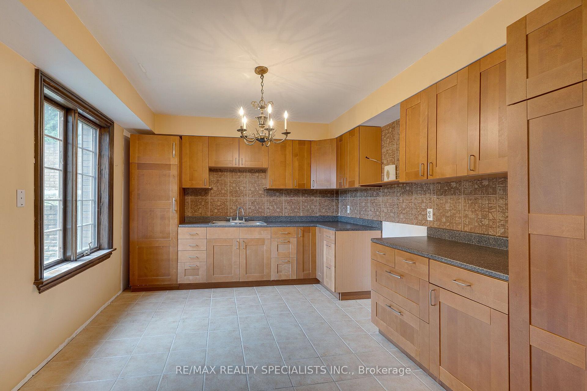Photo 40 of 11 Prince Andrew Drive, Caledon, Rural Caledon — HOMEH