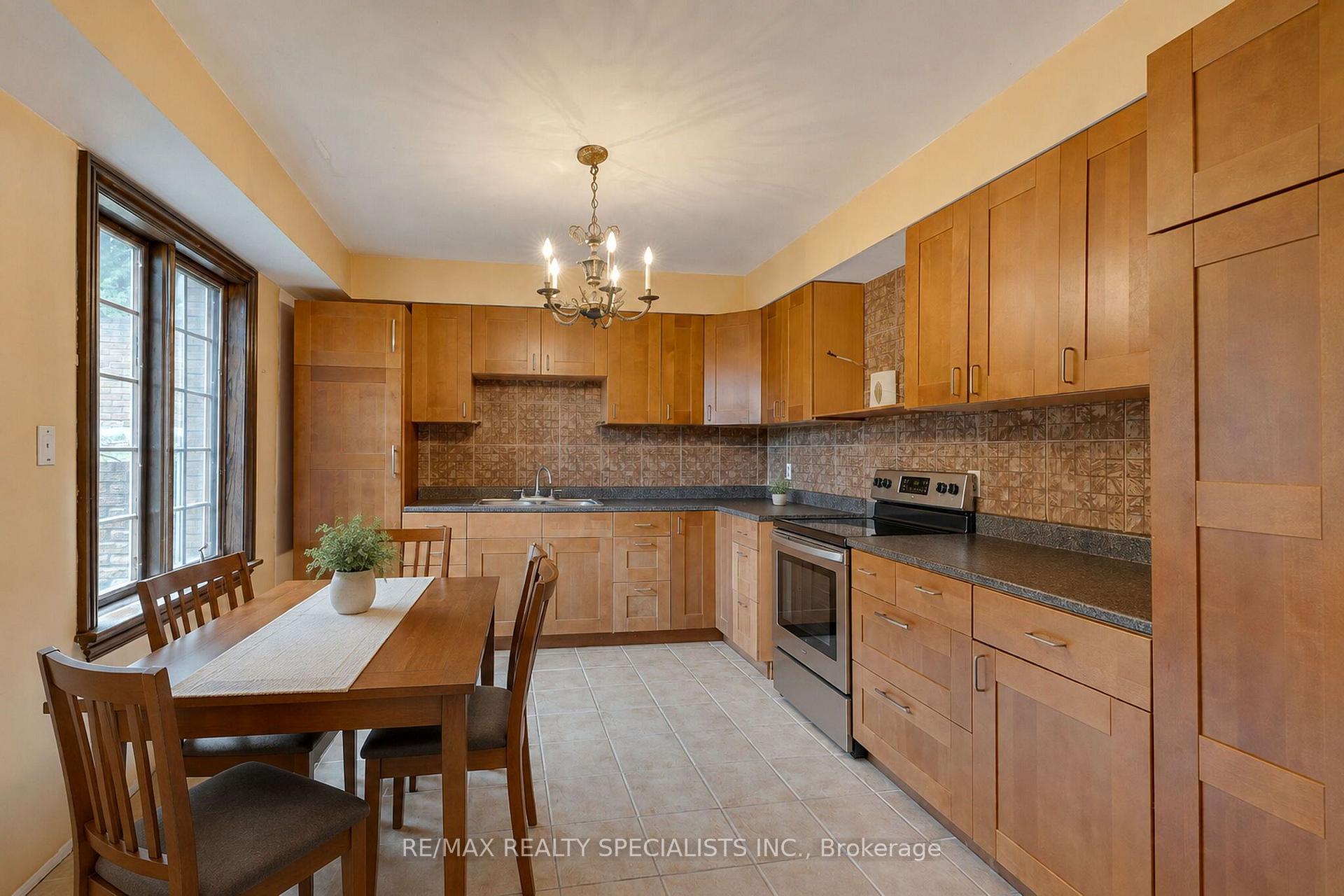 Photo 41 of 11 Prince Andrew Drive, Caledon, Rural Caledon — HOMEH