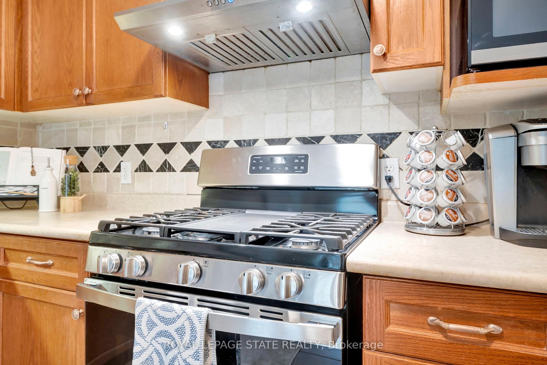 Photo 8 of 251 Braithwaite Avenue, Hamilton, Ancaster — HOMEH