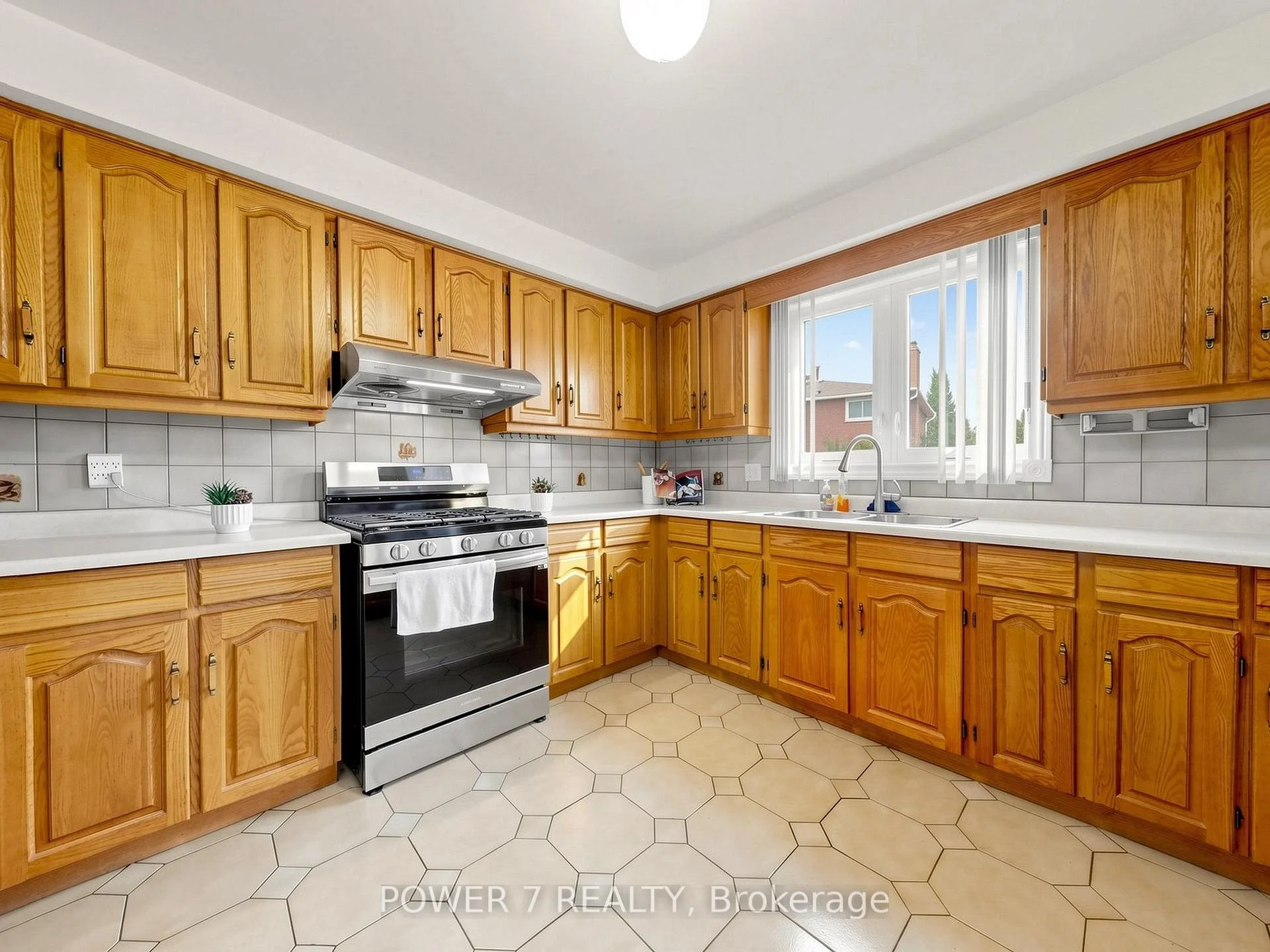 Photo 15 of 30 Black Cherry Drive, Markham, Raymerville — HOMEH