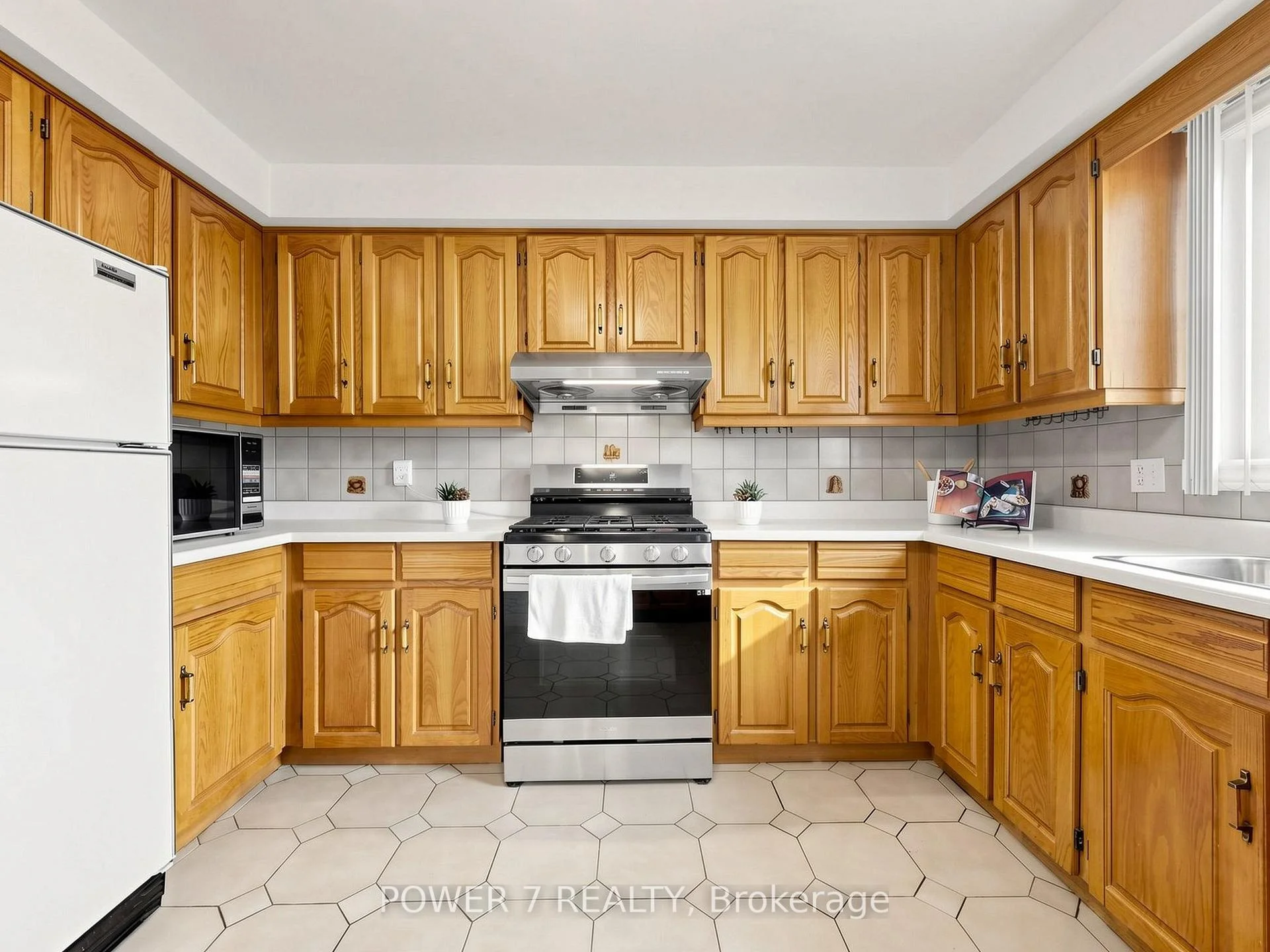 Photo 16 of 30 Black Cherry Drive, Markham, Raymerville — HOMEH