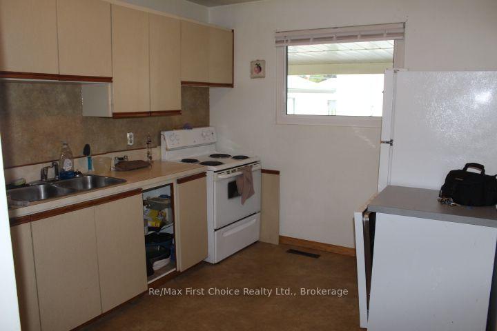Photo 11 of 2702 Churchill Drive E, Thunder Bay, Northwood Park — HOMEH