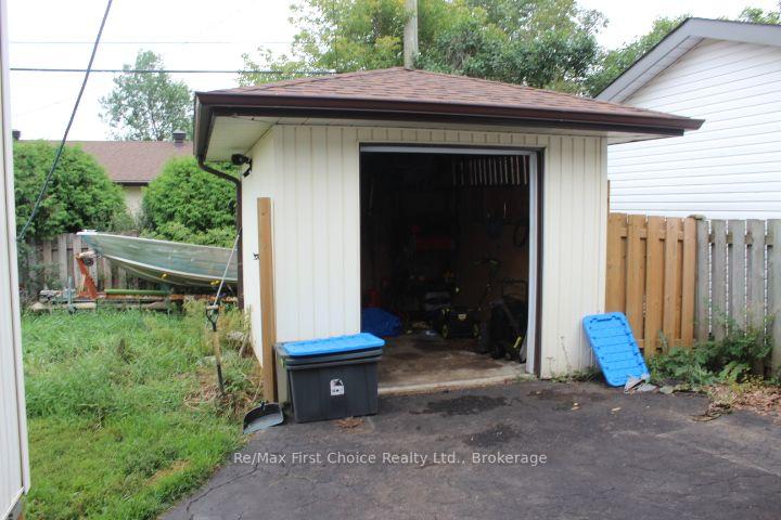Photo 32 of 2702 Churchill Drive E, Thunder Bay, Northwood Park — HOMEH