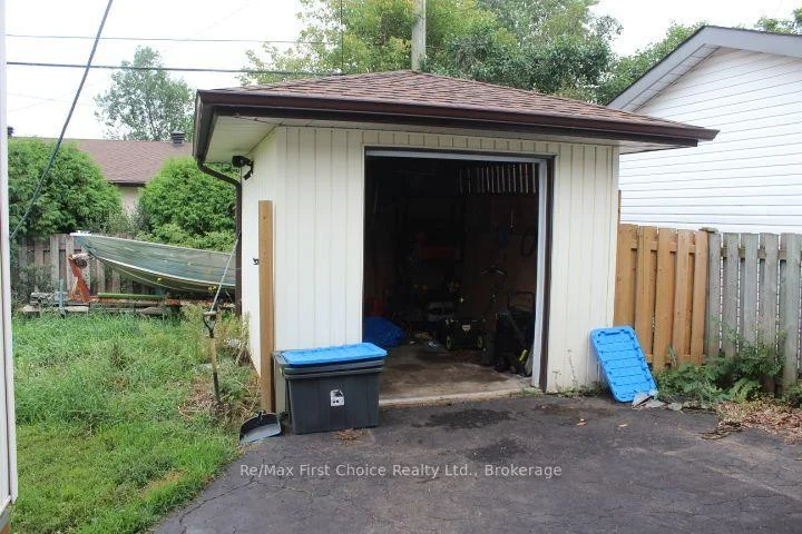Photo 33 of 2702 Churchill Drive E, Thunder Bay, Northwood Park — HOMEH