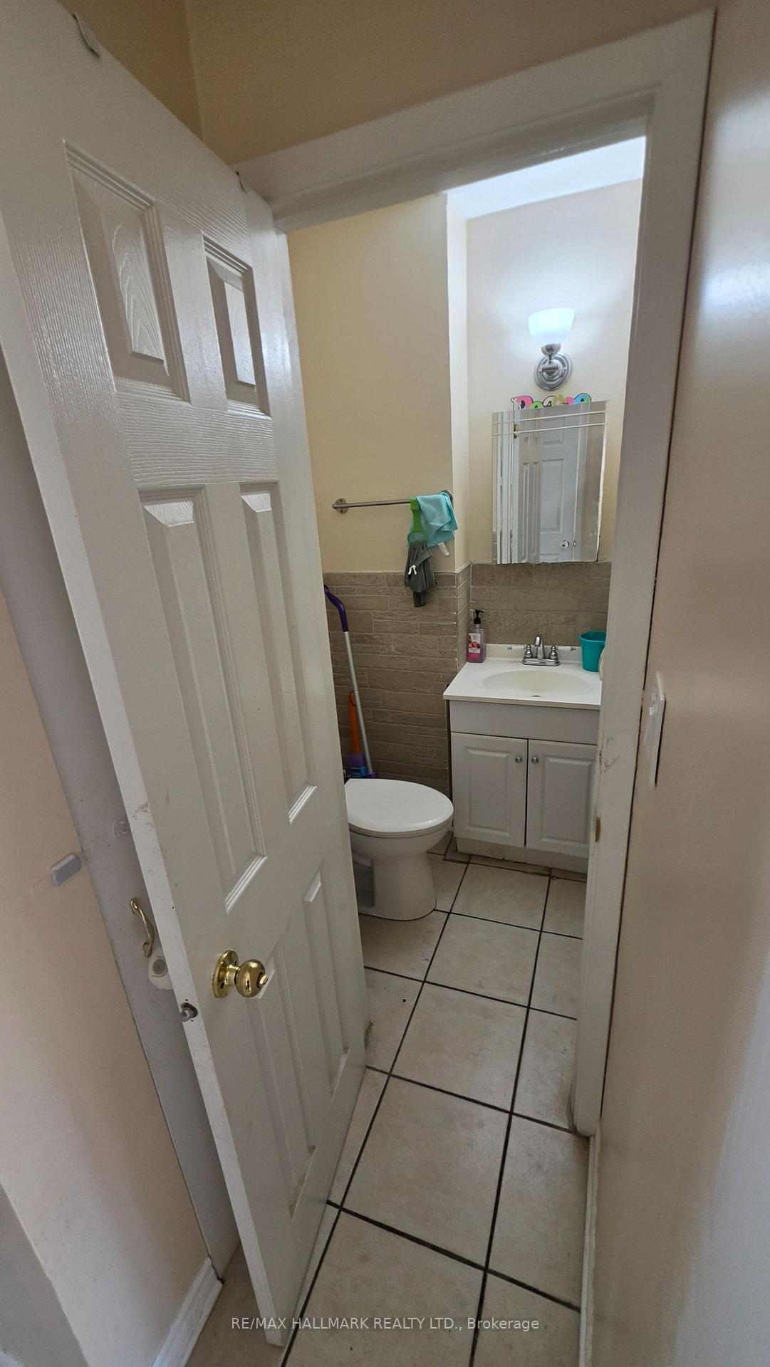Photo 18 of 59 Russett Avenue, Oshawa, Centennial — HOMEH
