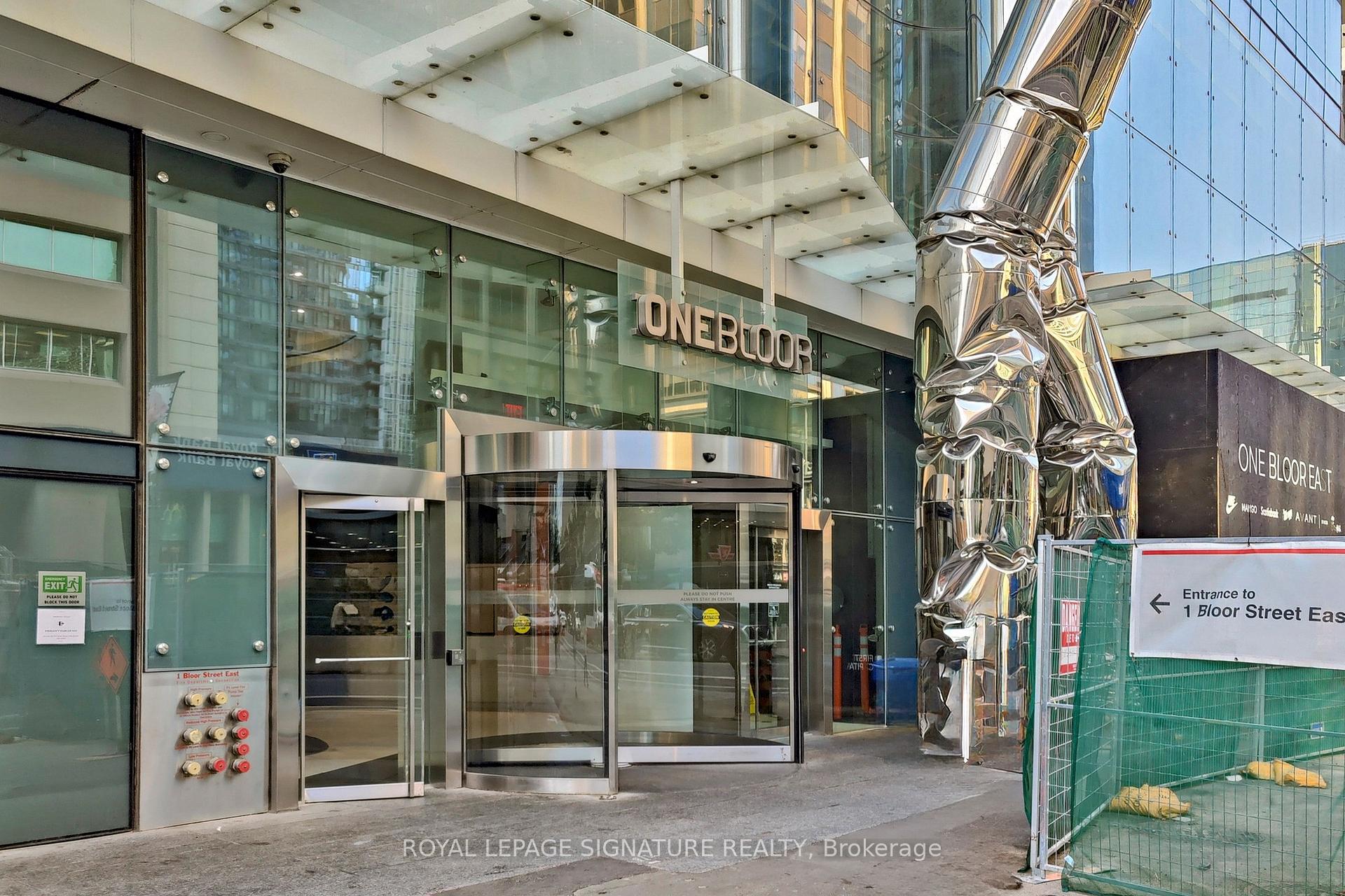 Photo 3 of Unit 5109, 1 Bloor Street E, Toronto, Church-Yonge Corridor — HOMEH