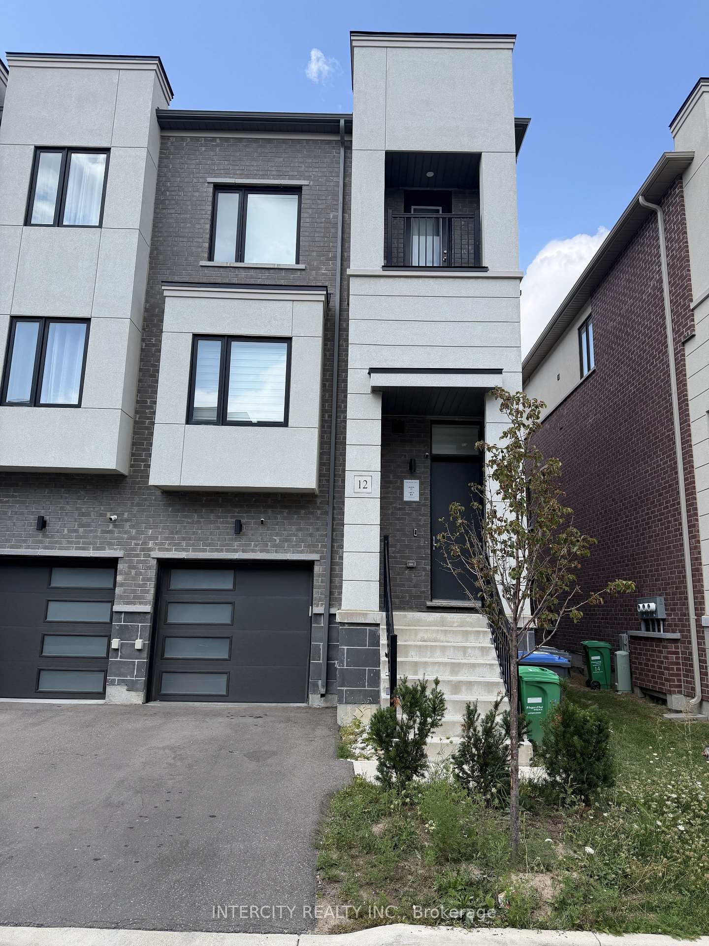 Photo 2 of 12 Heathrow Lane, Caledon, Bolton East — HOMEH