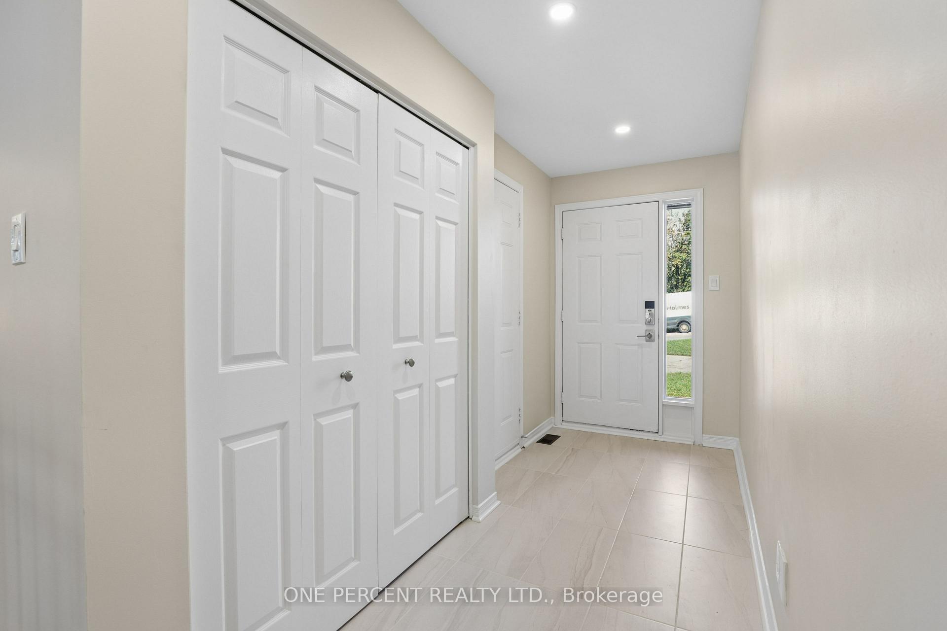 Photo 7 of Unit 9, 17 Pine Needles Court, Ottawa, Stittsville (Central) — HOMEH