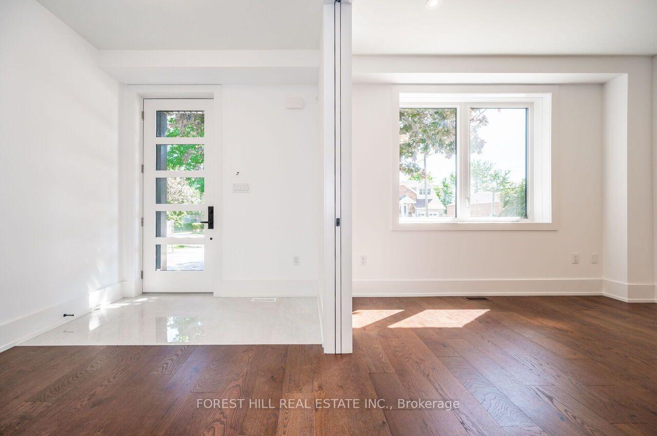 Photo 3 of 38 Thirty-First Street, Etobicoke, Long Branch — HOMEH