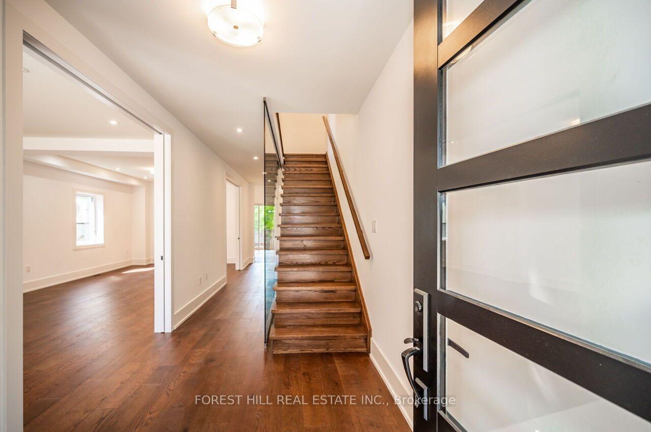 Photo 4 of 38 Thirty-First Street, Etobicoke, Long Branch — HOMEH