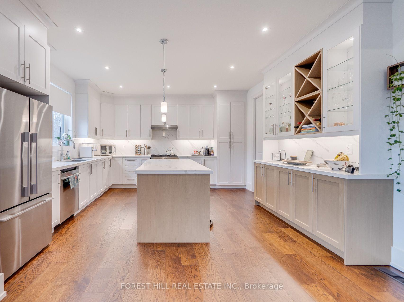Photo 12 of 38 Thirty-First Street, Etobicoke, Long Branch — HOMEH