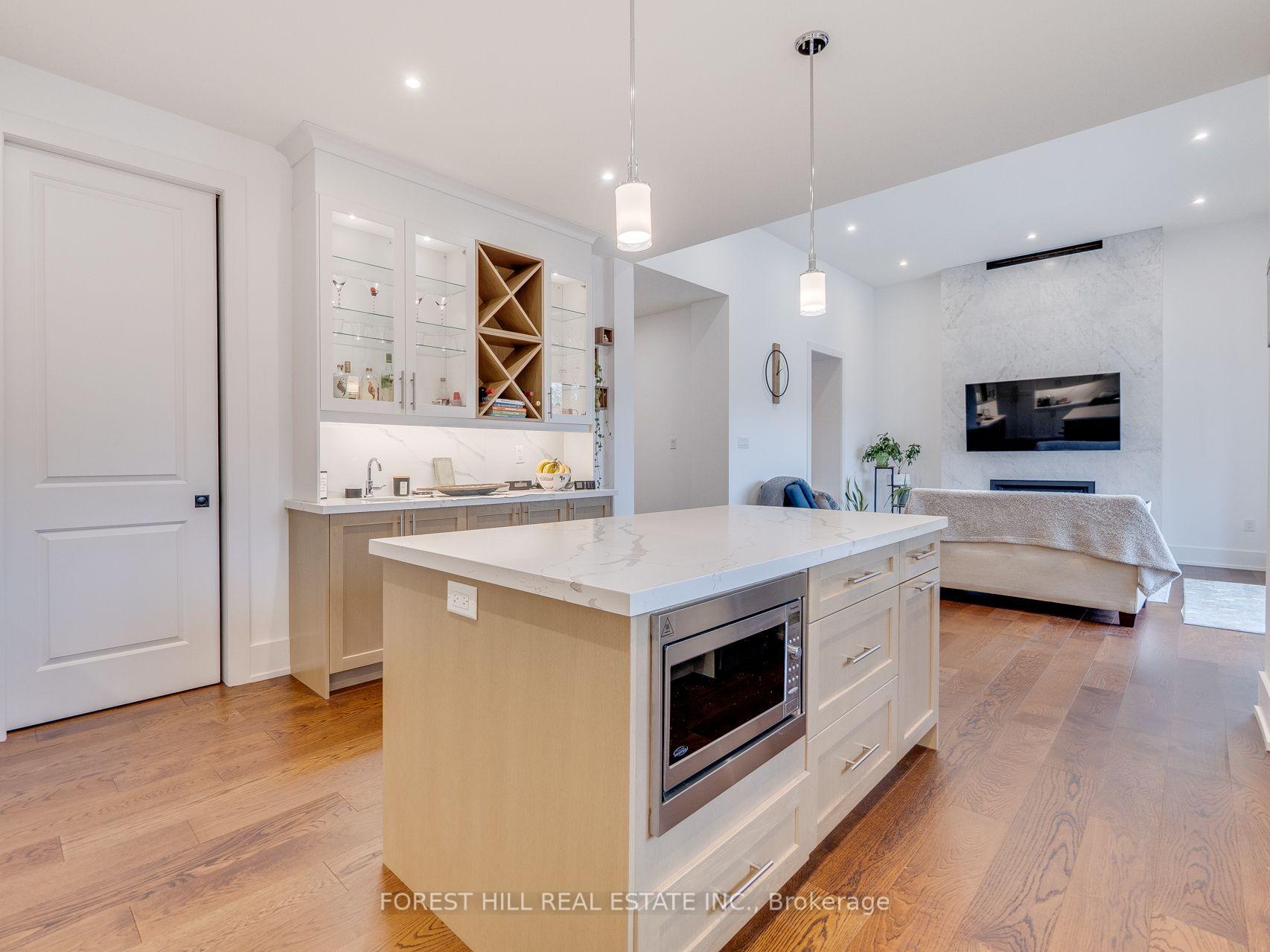 Photo 16 of 38 Thirty-First Street, Etobicoke, Long Branch — HOMEH