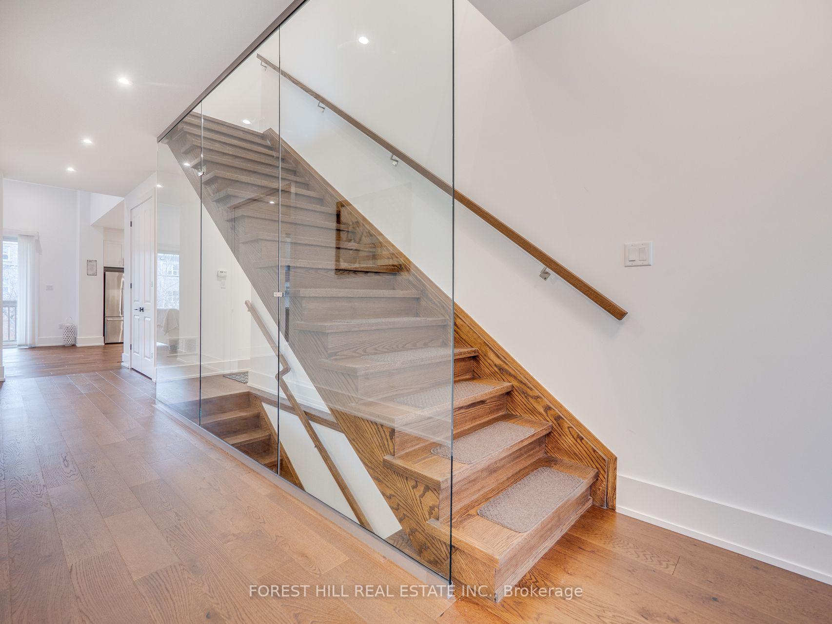 Photo 17 of 38 Thirty-First Street, Etobicoke, Long Branch — HOMEH