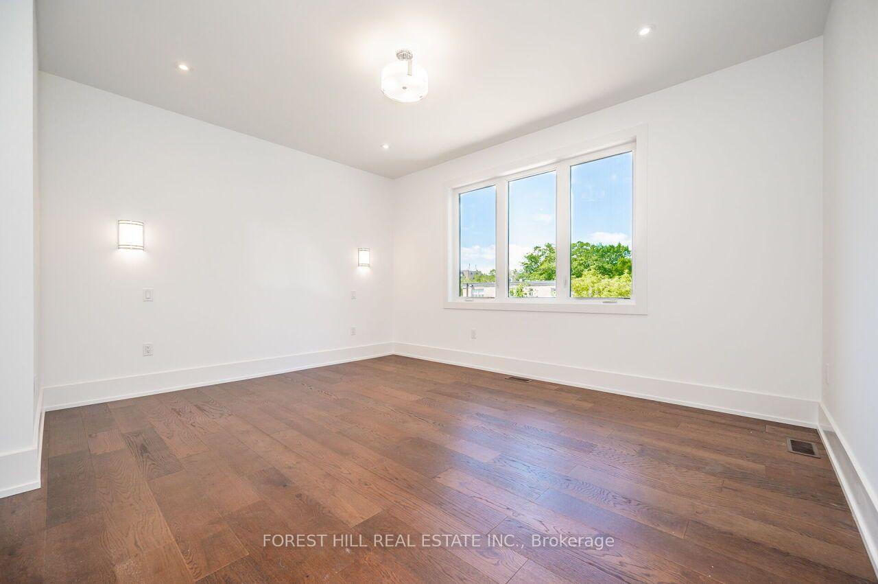 Photo 19 of 38 Thirty-First Street, Etobicoke, Long Branch — HOMEH
