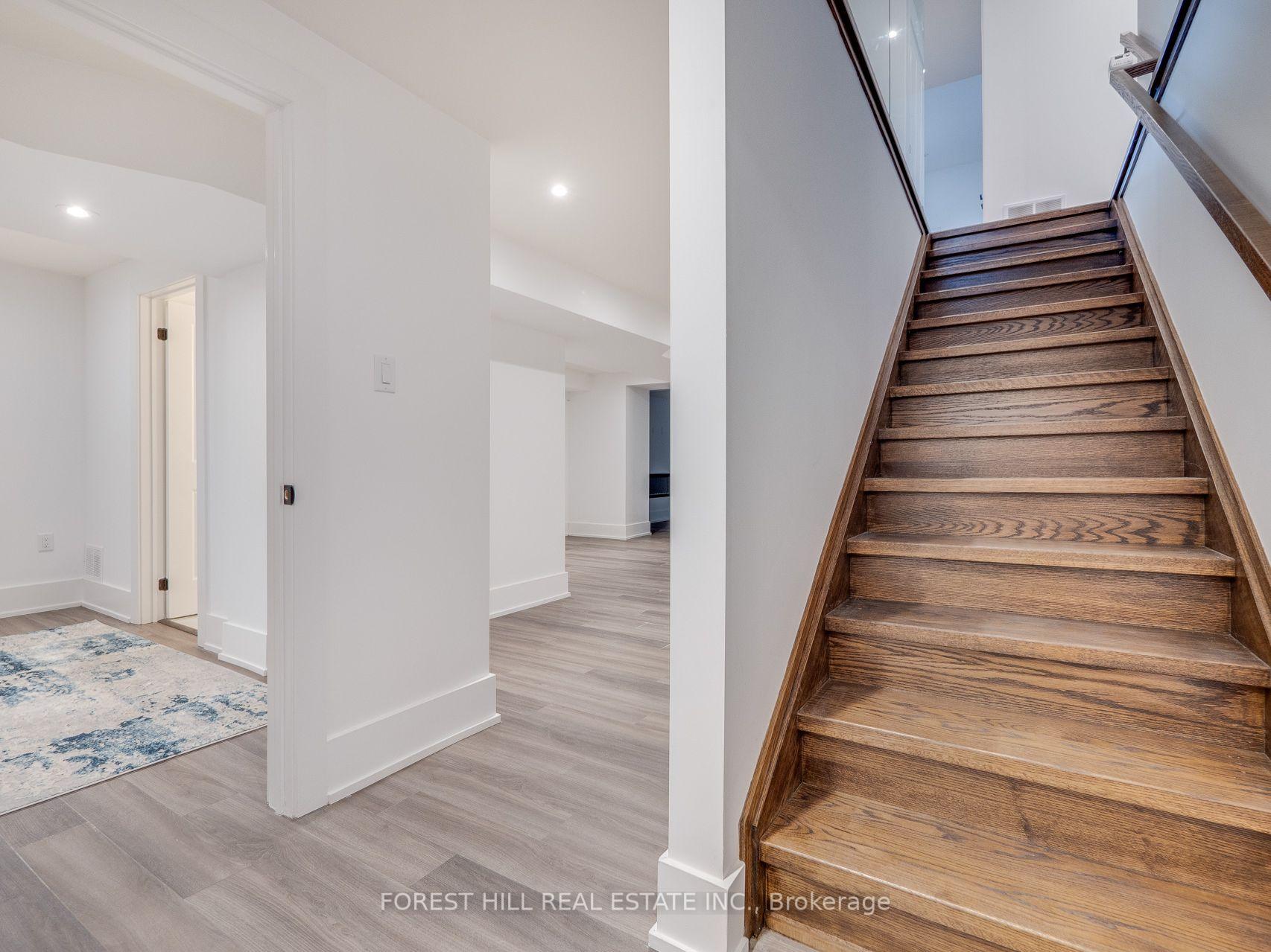 Photo 27 of 38 Thirty-First Street, Etobicoke, Long Branch — HOMEH