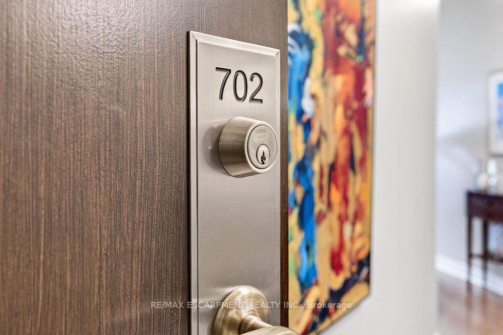 Photo 5 of Unit 702, 60 Old Mill Road, Oakville, Old Oakville — HOMEH