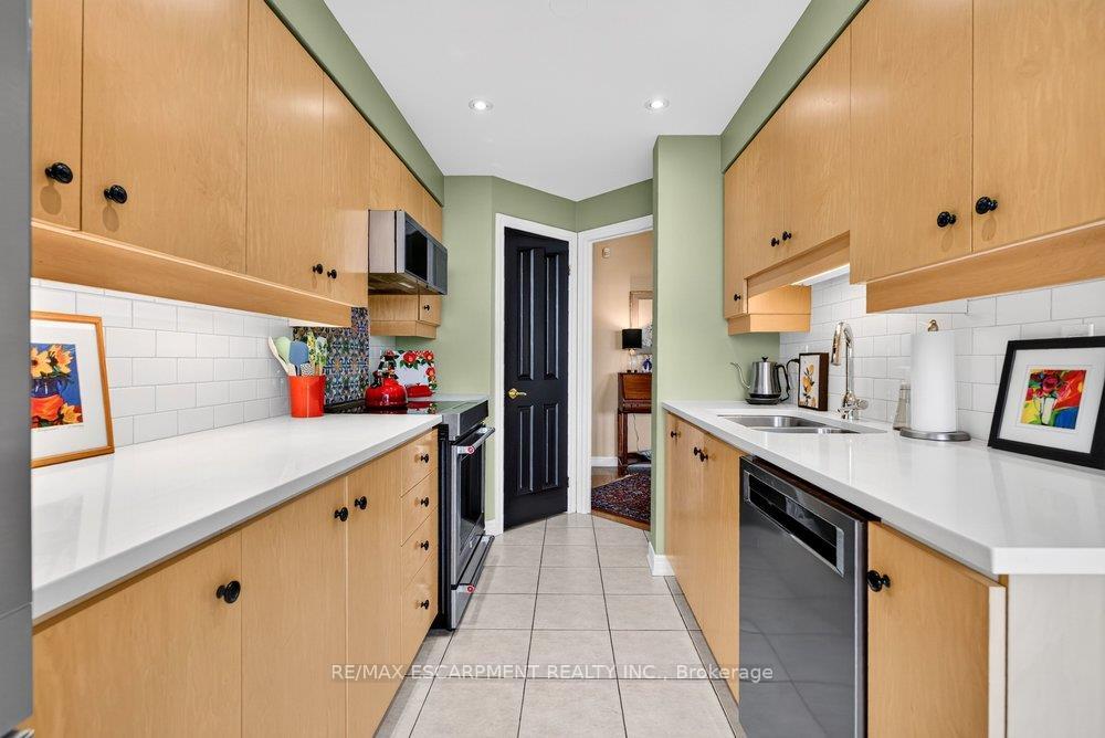 Photo 20 of Unit 702, 60 Old Mill Road, Oakville, Old Oakville — HOMEH