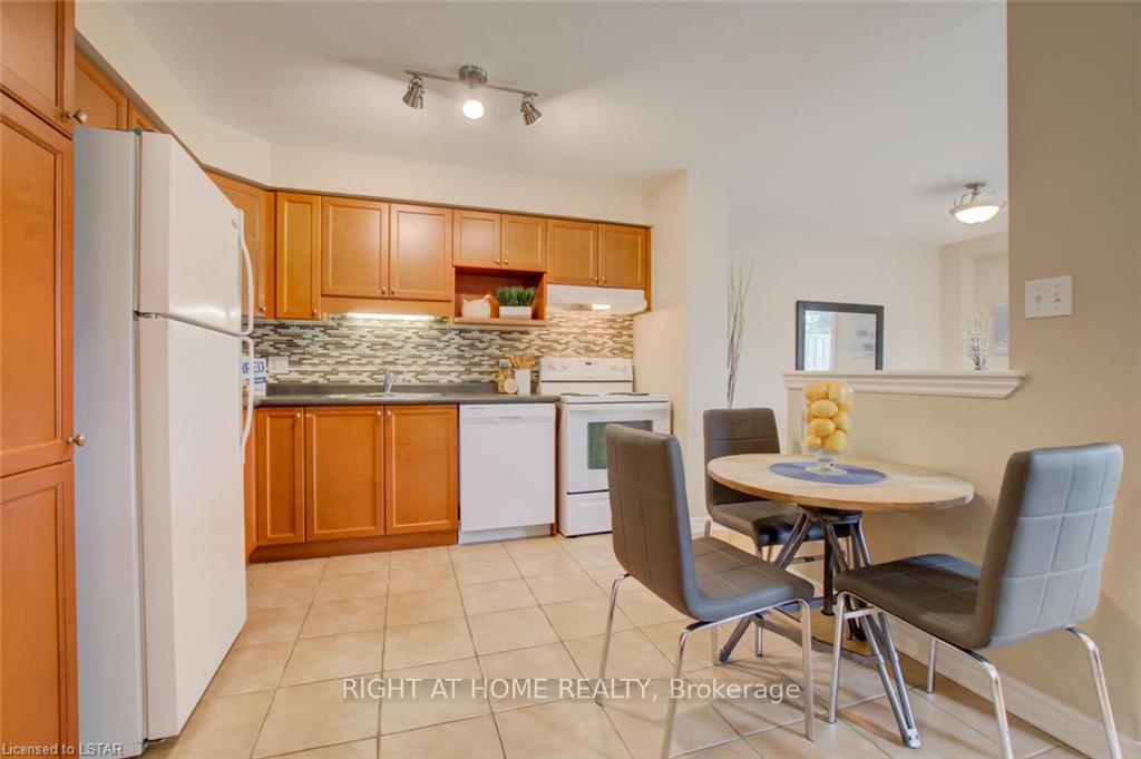 Photo 8 of Unit 44, 1059 Whetherfield Street, London, North M — HOMEH