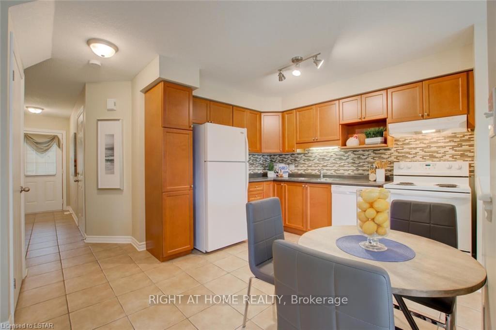 Photo 10 of Unit 44, 1059 Whetherfield Street, London, North M — HOMEH