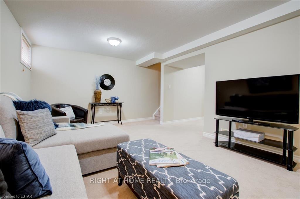 Photo 23 of Unit 44, 1059 Whetherfield Street, London, North M — HOMEH