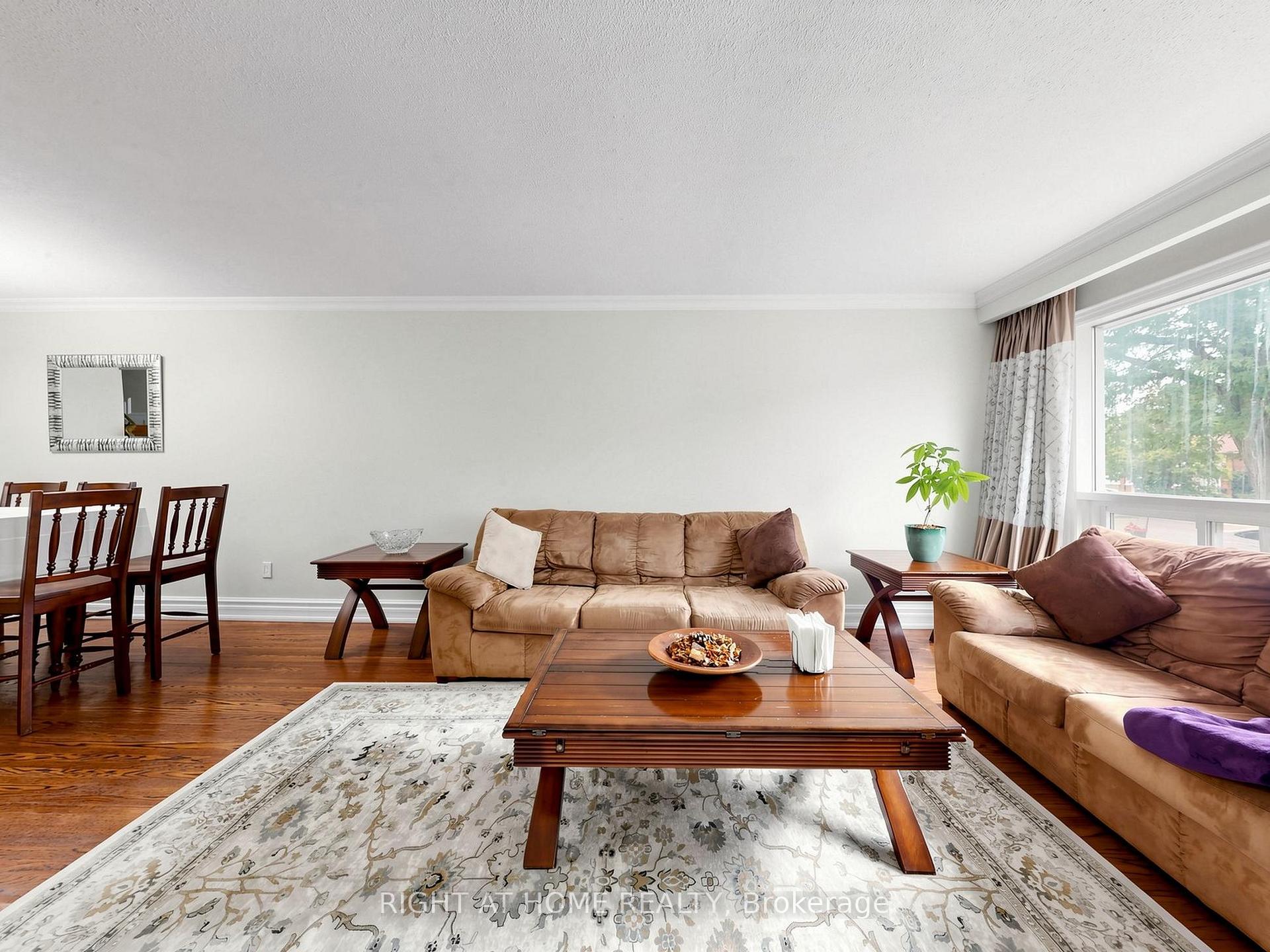 Photo 5 of 67 Ladner Drive, North York, Pleasant View — HOMEH