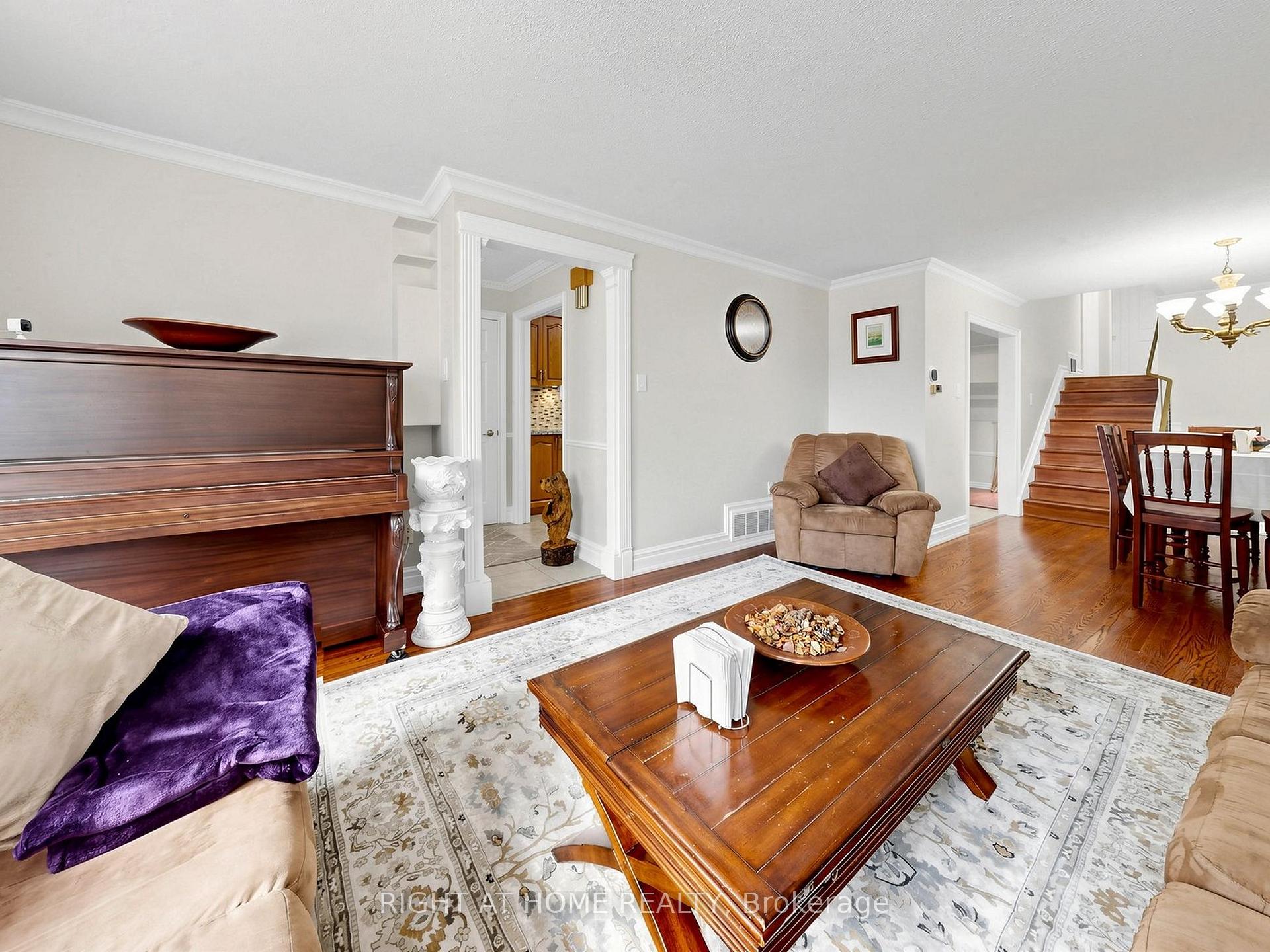 Photo 7 of 67 Ladner Drive, North York, Pleasant View — HOMEH