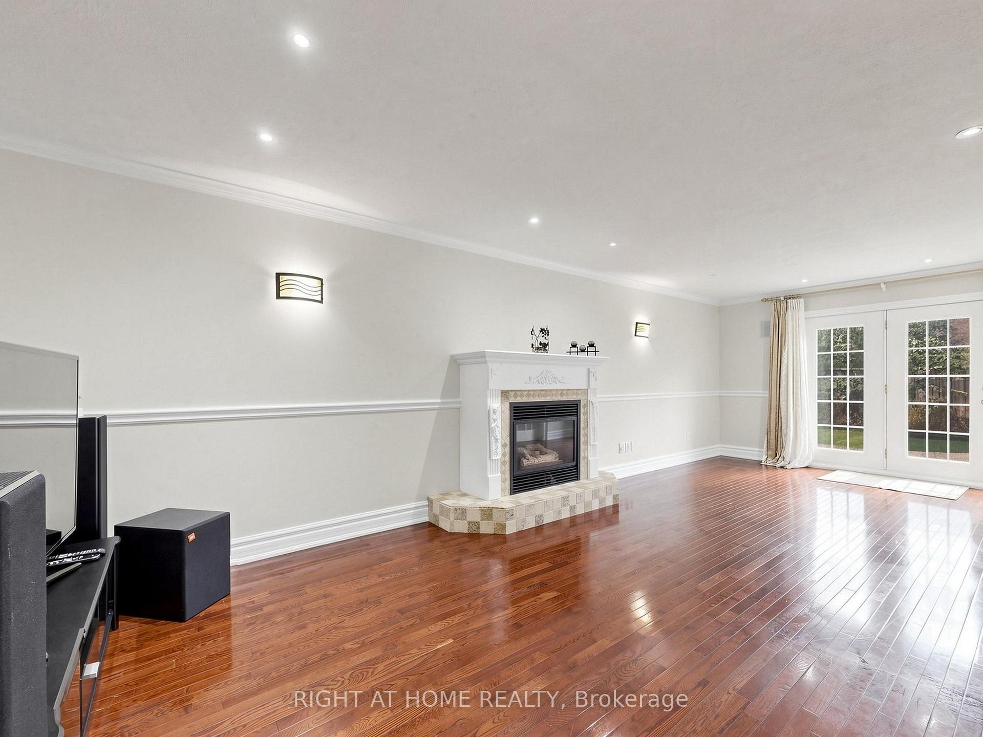 Photo 11 of 67 Ladner Drive, North York, Pleasant View — HOMEH
