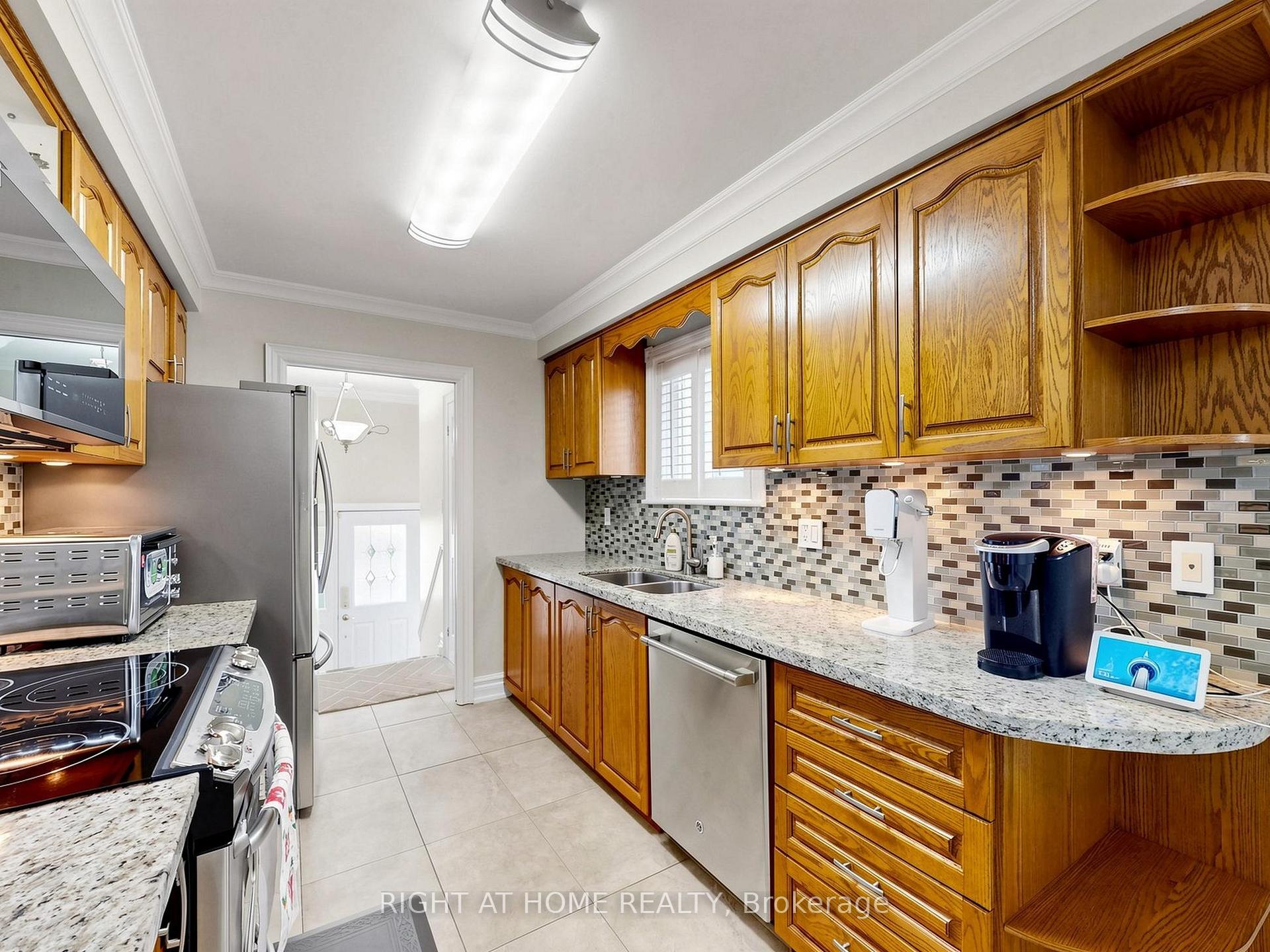Photo 16 of 67 Ladner Drive, North York, Pleasant View — HOMEH