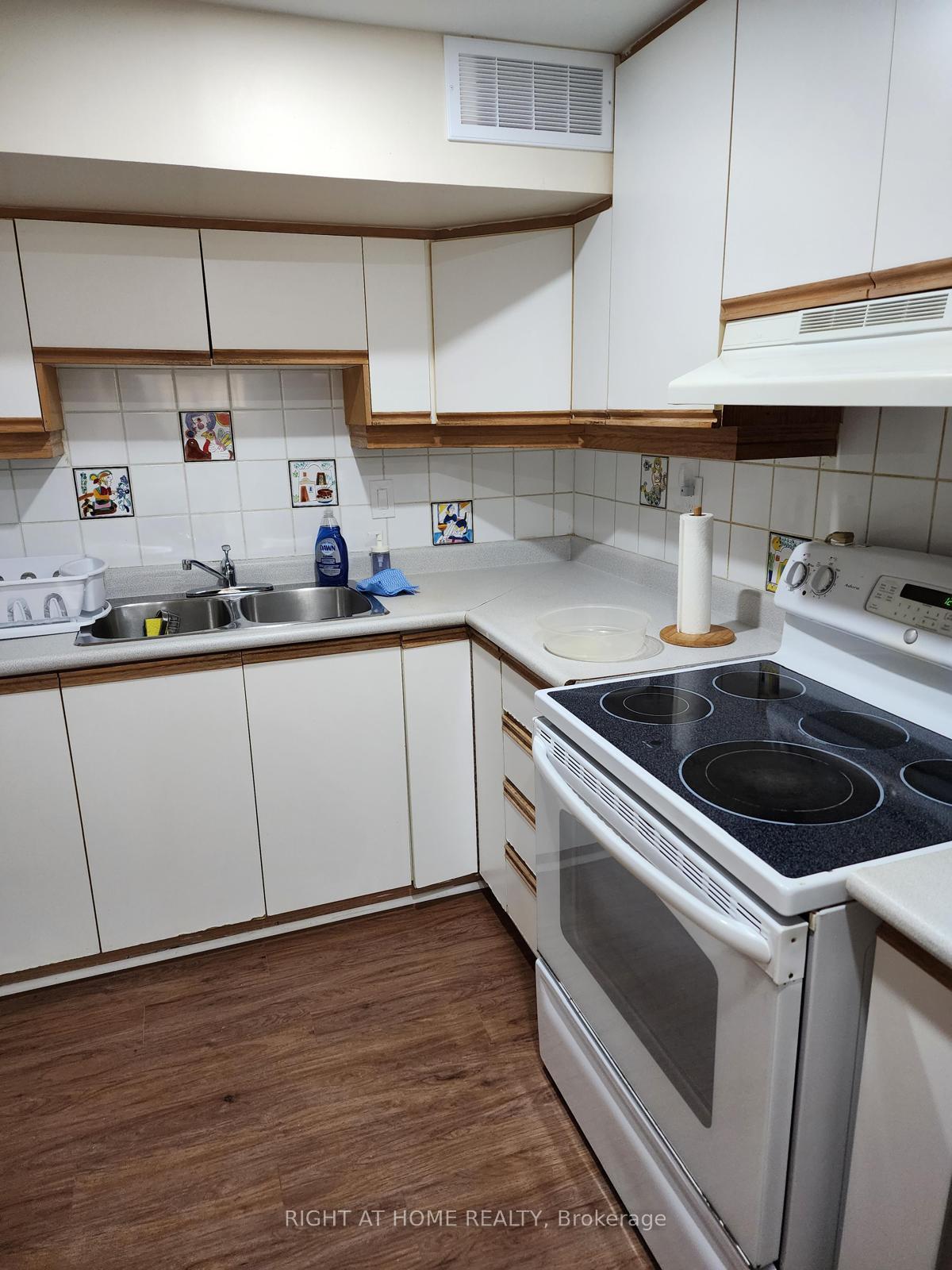Photo 47 of 67 Ladner Drive, North York, Pleasant View — HOMEH