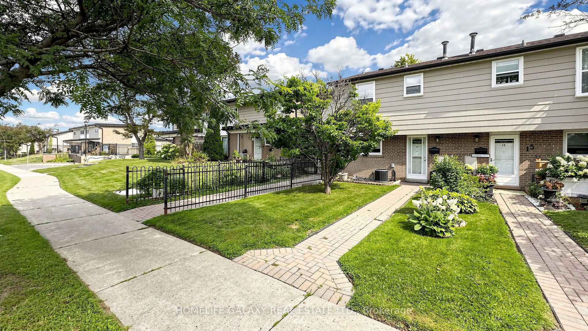 Photo 5 of Unit 16, 925 Bayly Street, Pickering, West Shore — HOMEH
