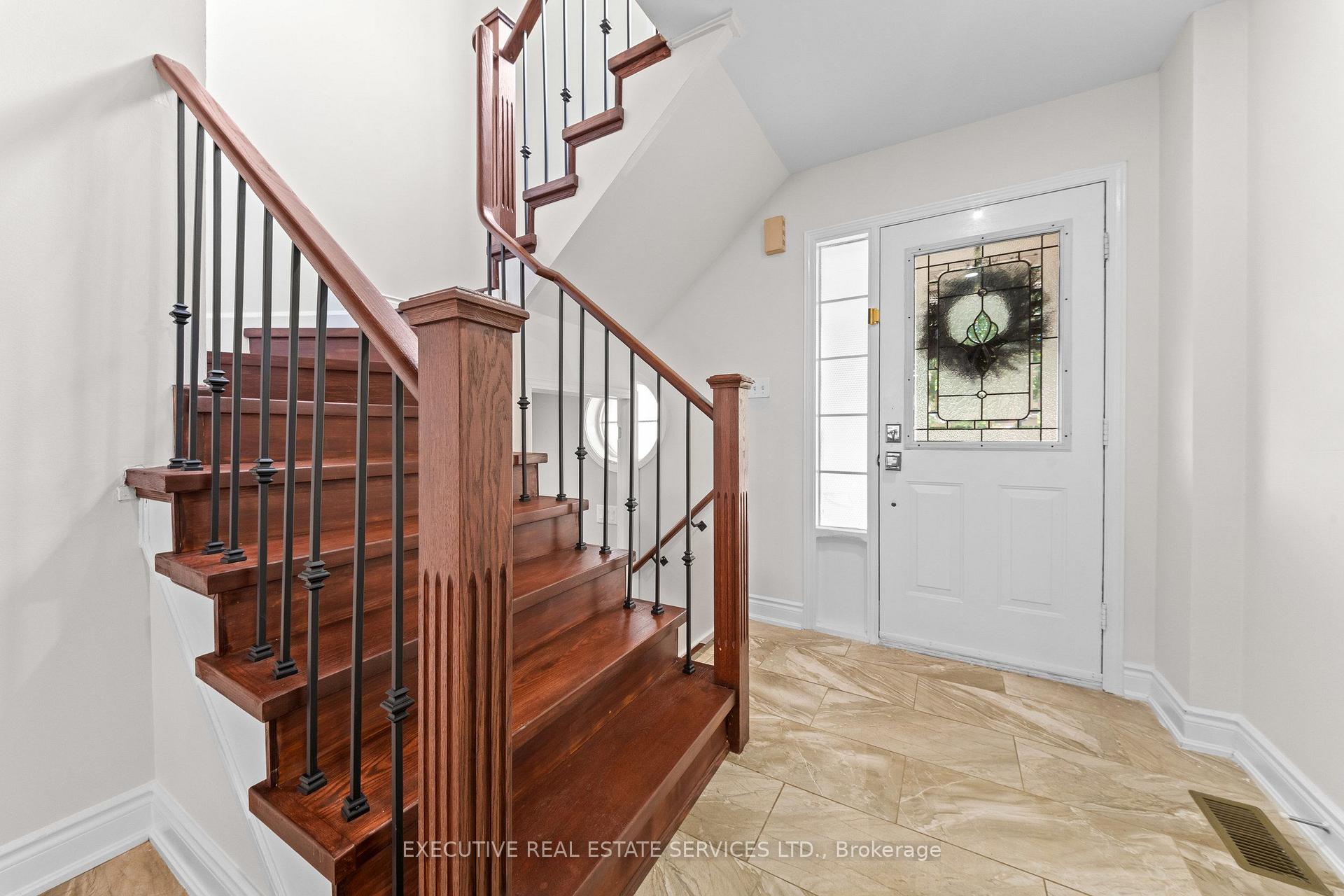 Photo 6 of 8 Spencer Drive, Brampton, Fletcher's Meadow — HOMEH