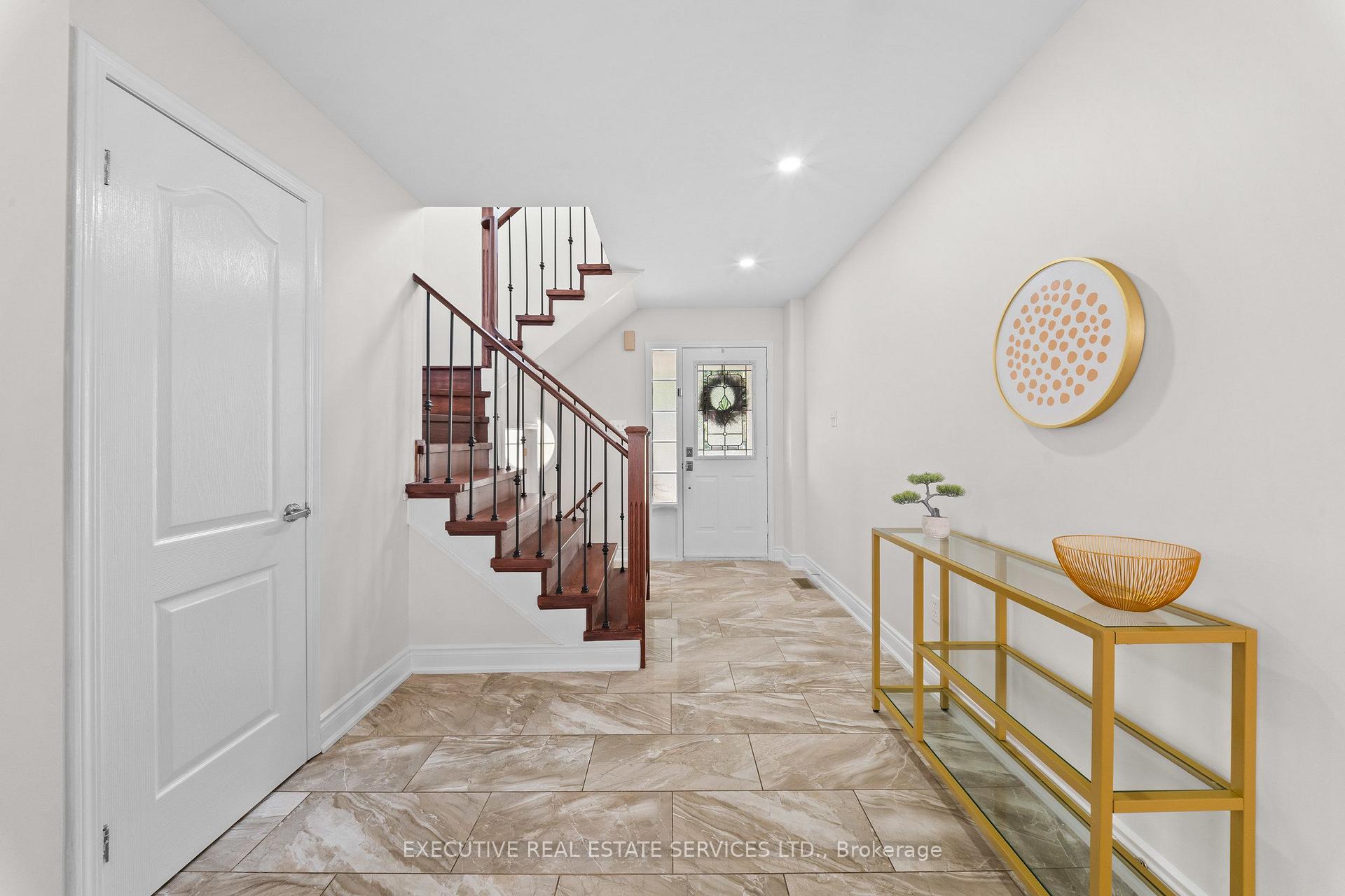 Photo 8 of 8 Spencer Drive, Brampton, Fletcher's Meadow — HOMEH